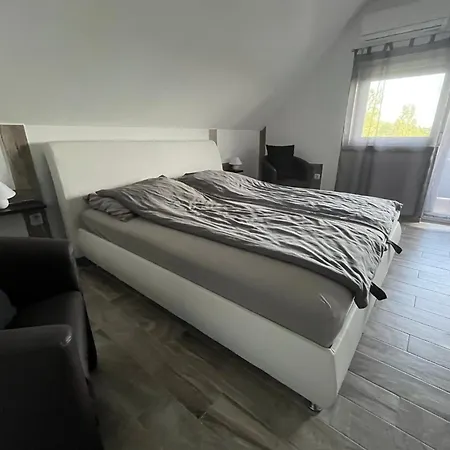 Апартаменты Pitypang Apartmanhaz *