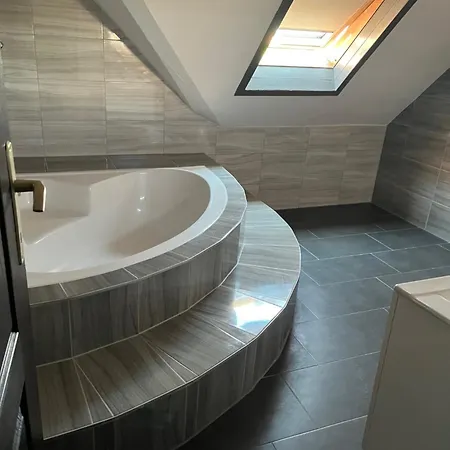 Pitypang Apartmanhaz Занка