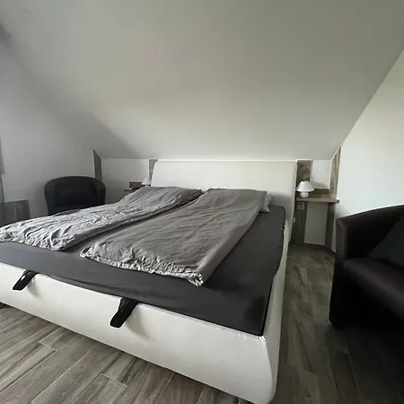 Pitypang Apartmanhaz *